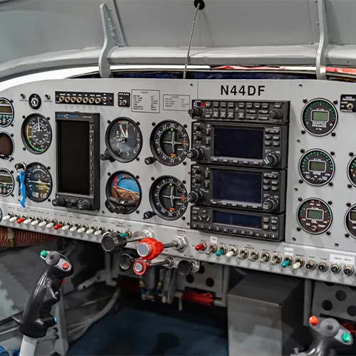 تعمیرات اویونیک هواپیما