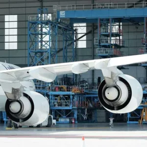Taller de reparación de aeronaves certificado según la Parte 145ن