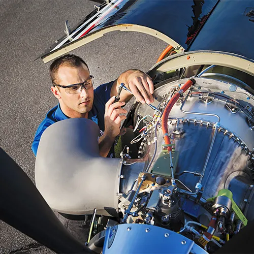 آموزش تکنسین تعمیرات هواپیما با تایید سازمان